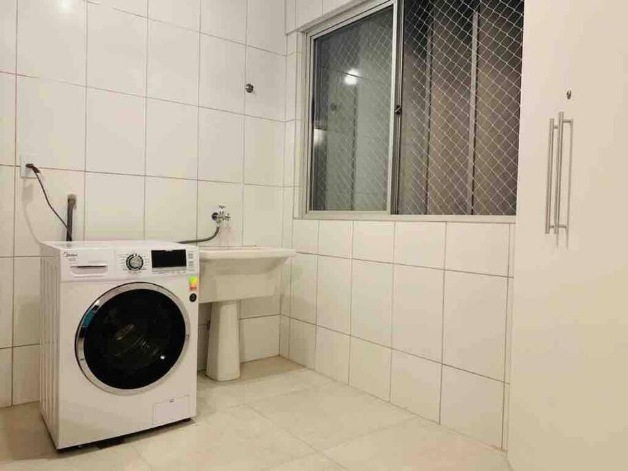 Edificio Central, De 3 Quartos Com Garagem * Balneario Camboriu